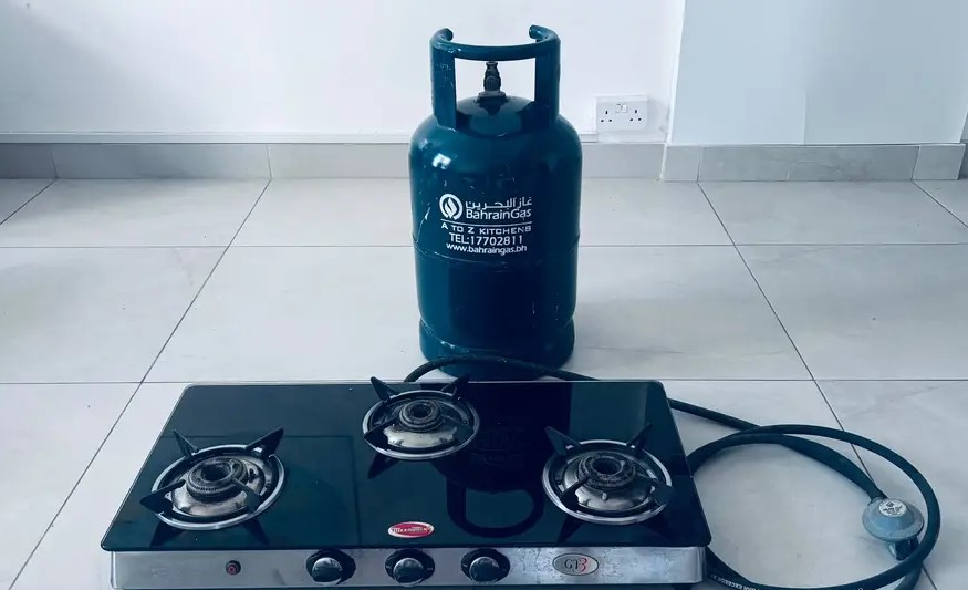 Bahrain Gas Small Cylinder And 3 Burner Stove For Sale 30bd 66300213