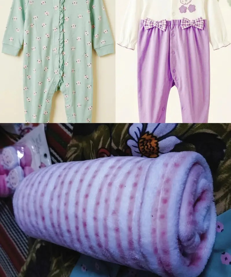1 Bd Juniors Baby Dresses And Blanket