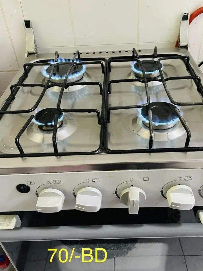 Cooking Range & 2 Bahrain Gas Cylinders